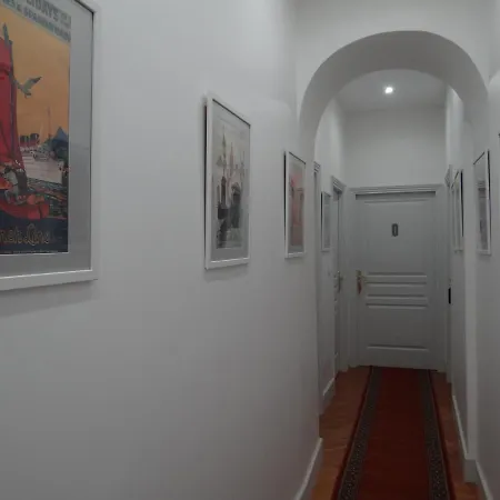 La Grande Maison Alojamento de Acomodação e Pequeno-almoço Cambieure